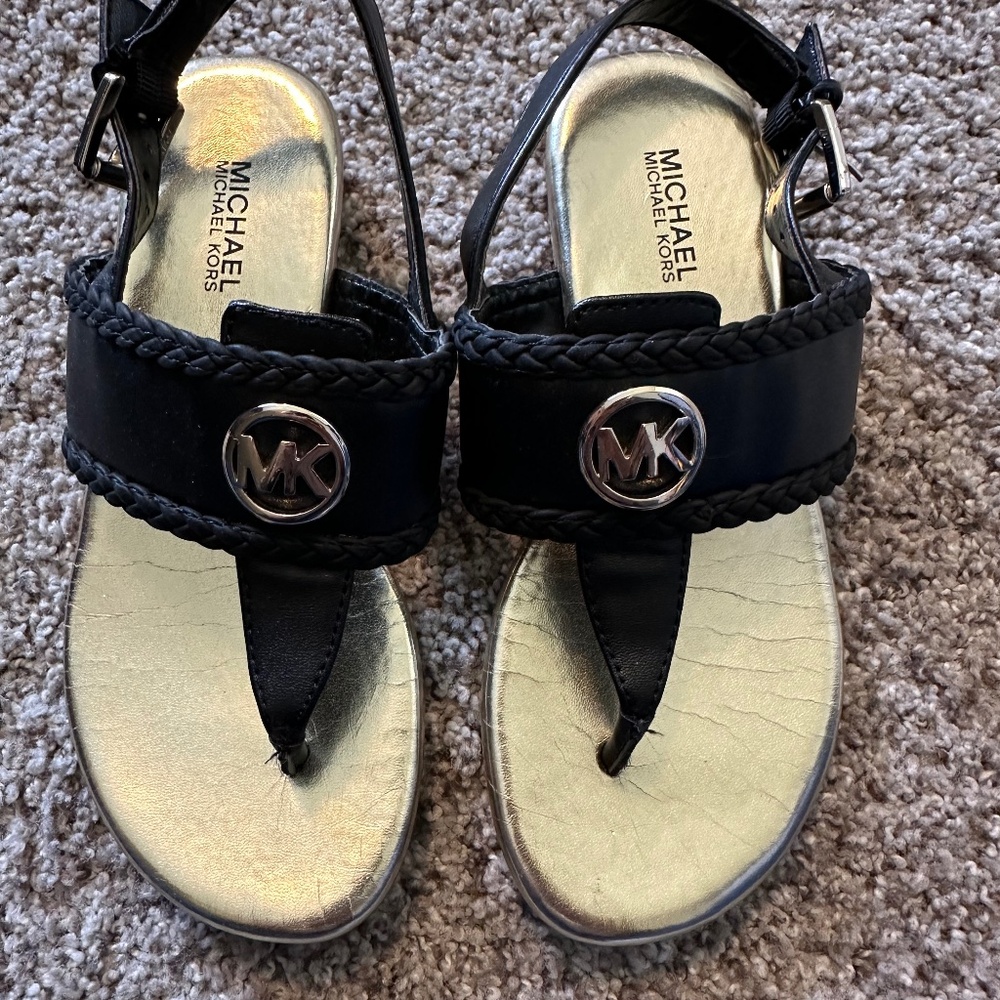 MK Michael Kors black/gold sandals shoes sz 1 (32)